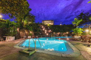 Гостиница Hotel Topaz  Канди